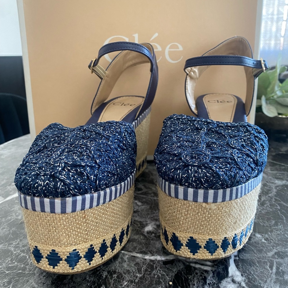 Clée Platform - Picture 2 of 4